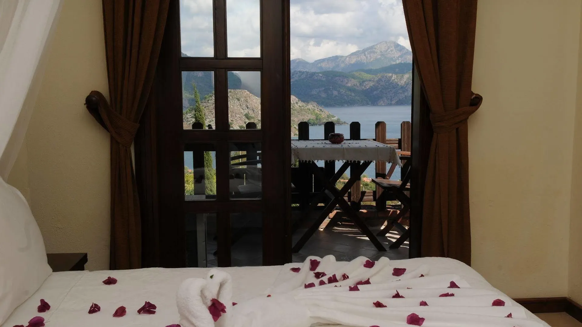 Loca Hotel Сиде